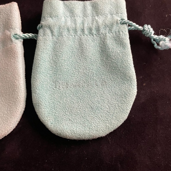 15 Velvety Drawstring Pouch 2 Tiffany & Co - Picture 5 of 14